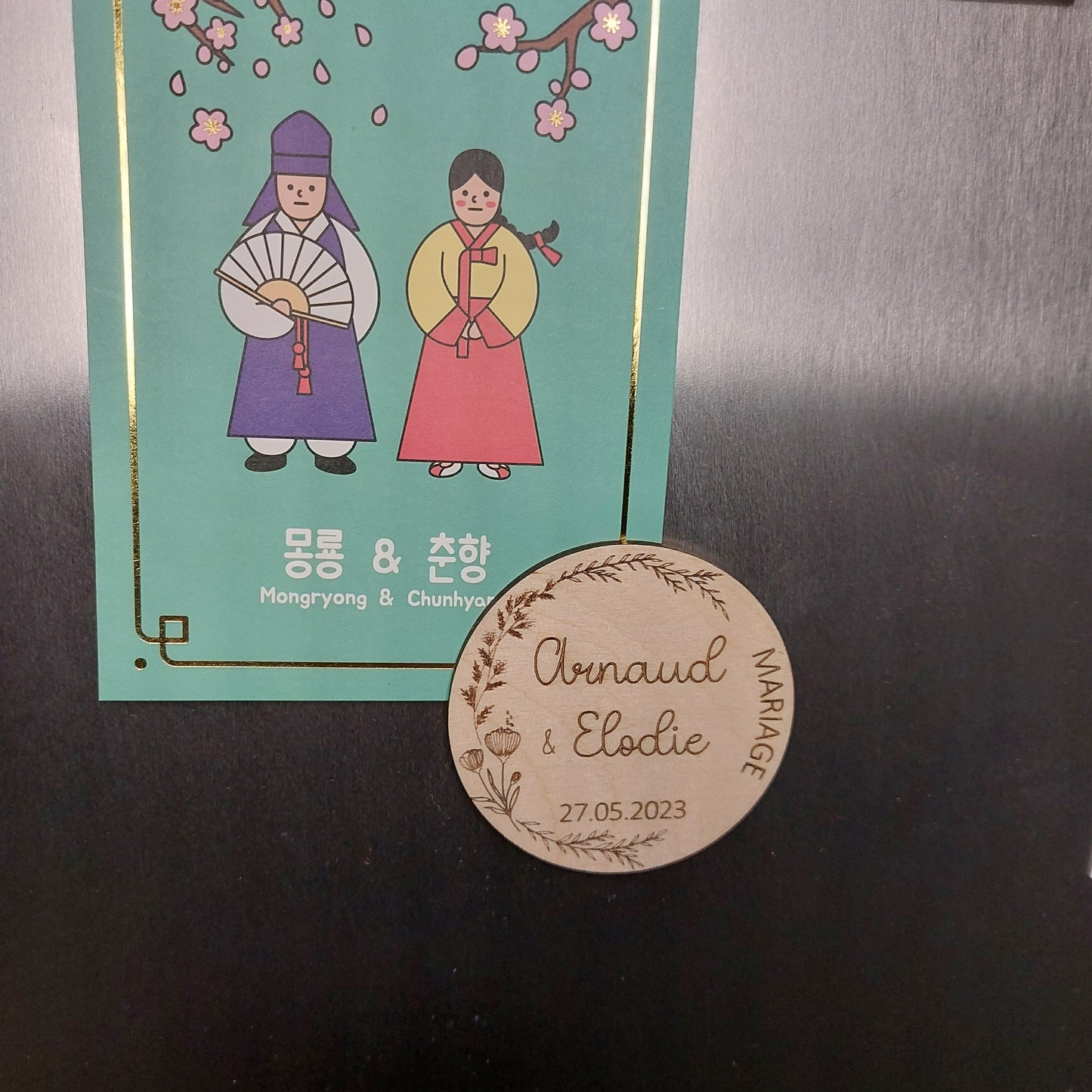 Magnet rond en bois, cadeau invité modèle Fleurs