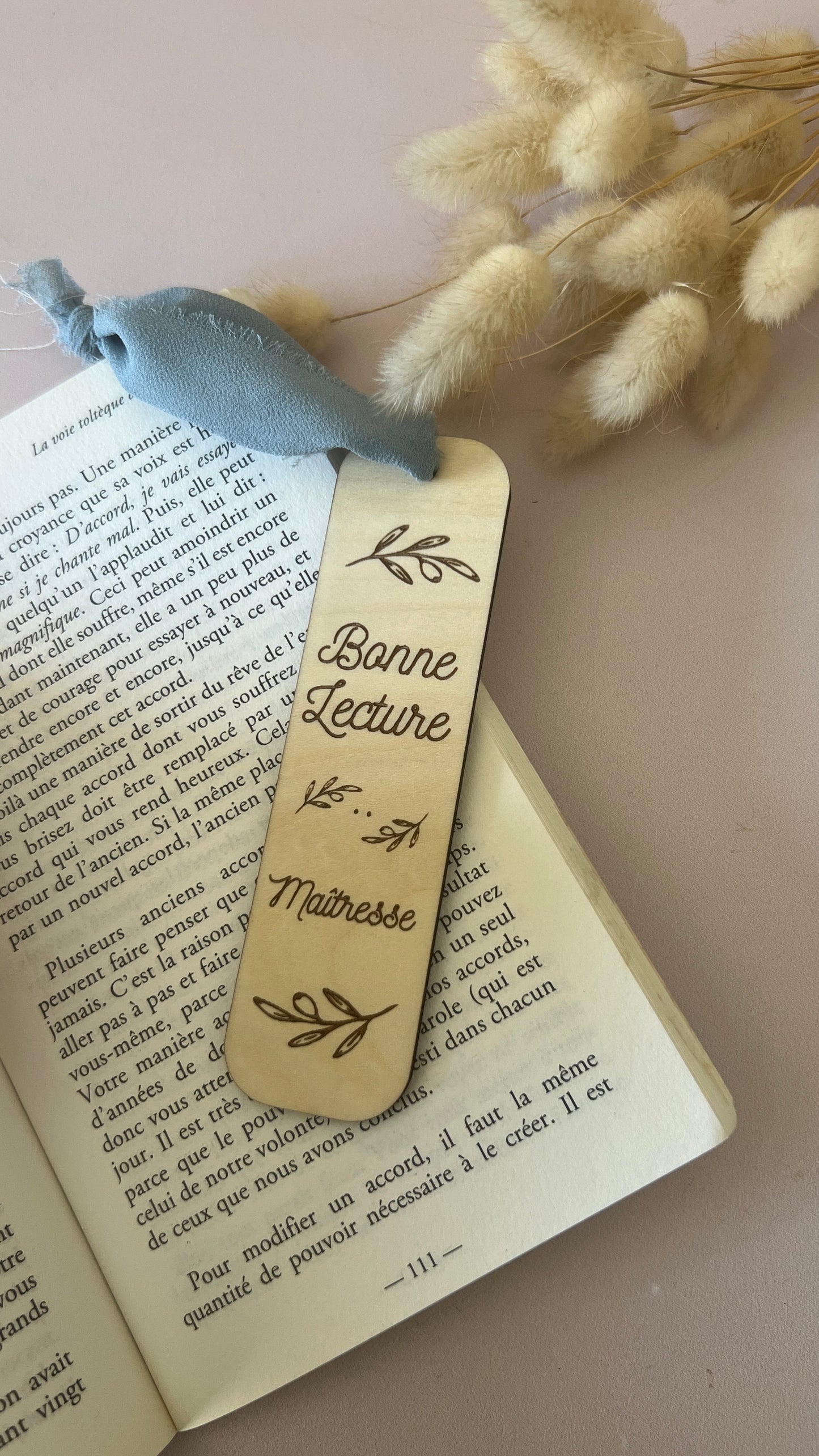 Marque-page en bois gravé « Bonne Lecture Maîtresse » cadeau fin d'année