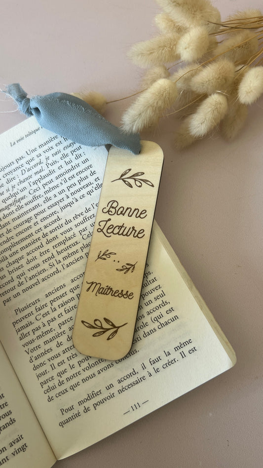 Marque-page en bois gravé « Bonne Lecture Maîtresse » cadeau fin d'année