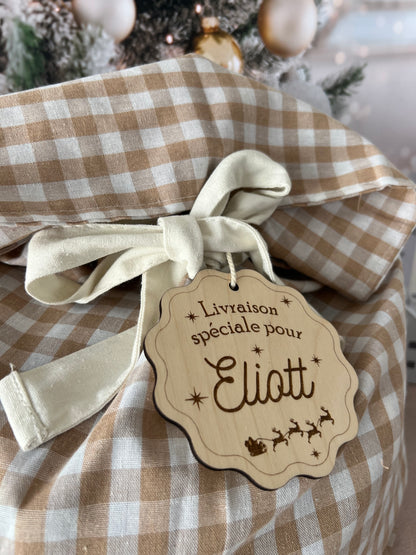 Étiquette cadeau de Noël personnalisée – Bois gravé avec prénom