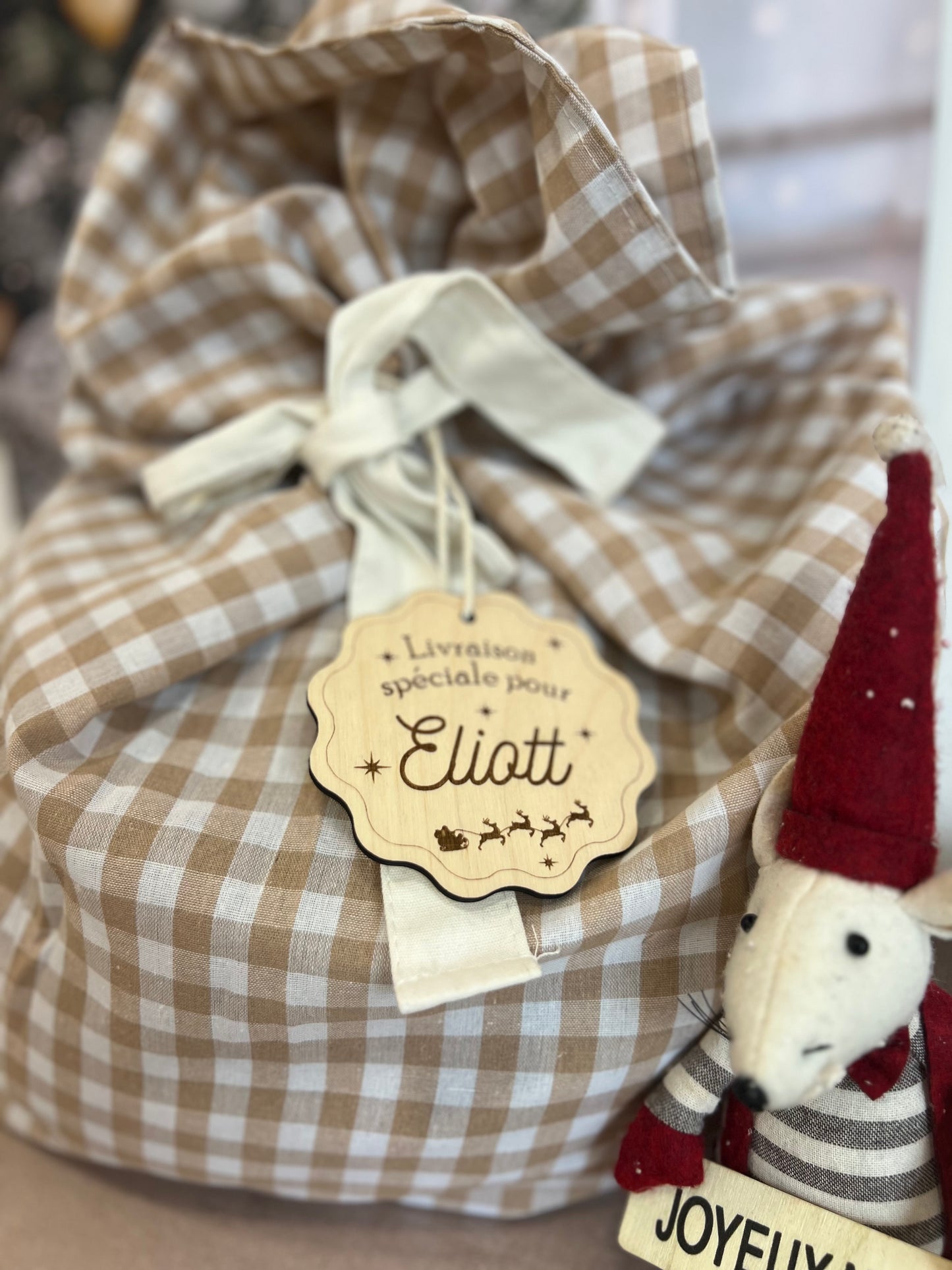Étiquette cadeau de Noël personnalisée – Bois gravé avec prénom
