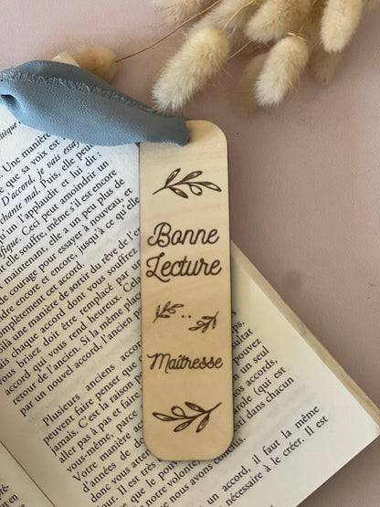 marque page bois maitresse