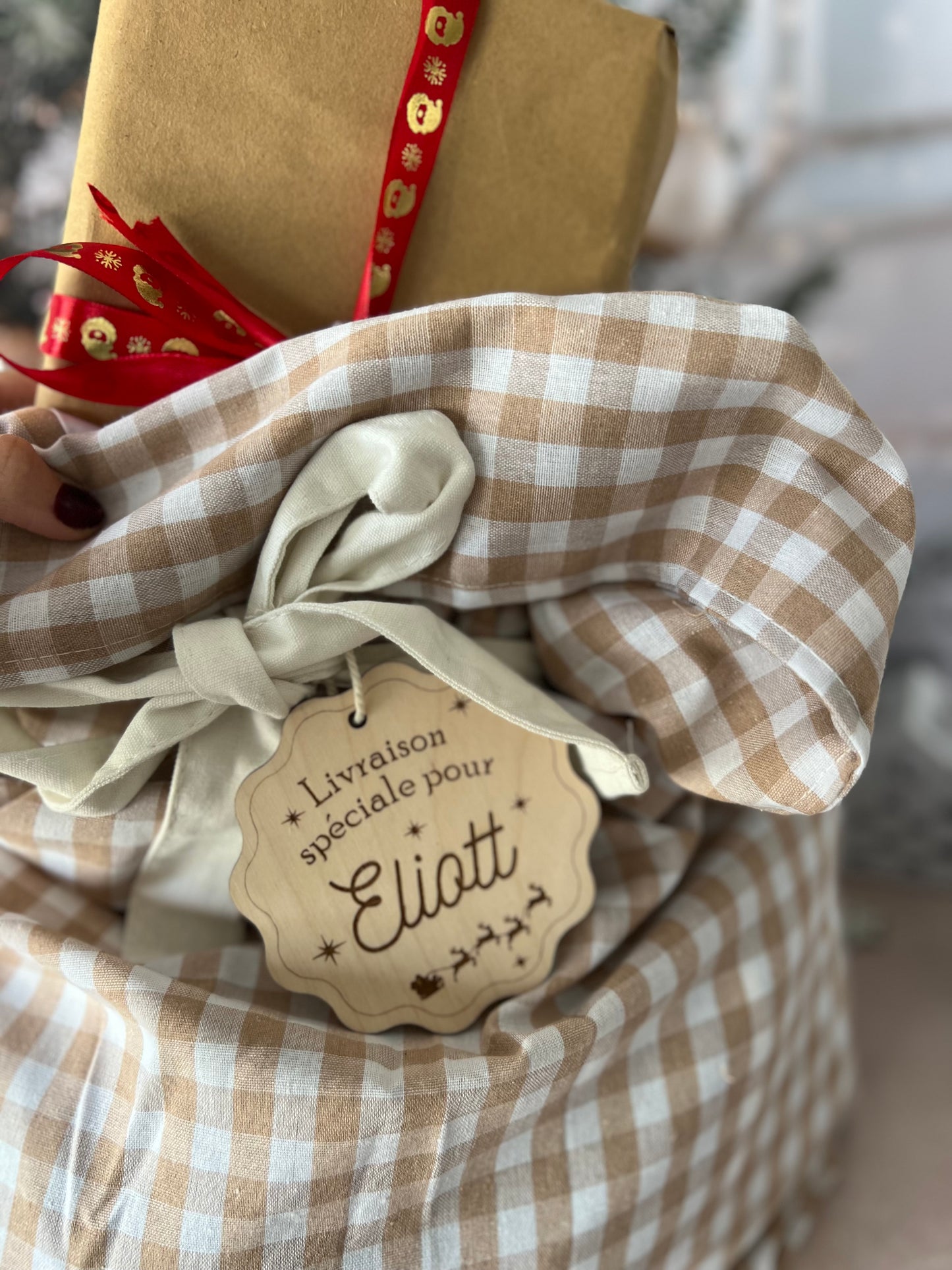 Étiquette cadeau de Noël personnalisée – Bois gravé avec prénom