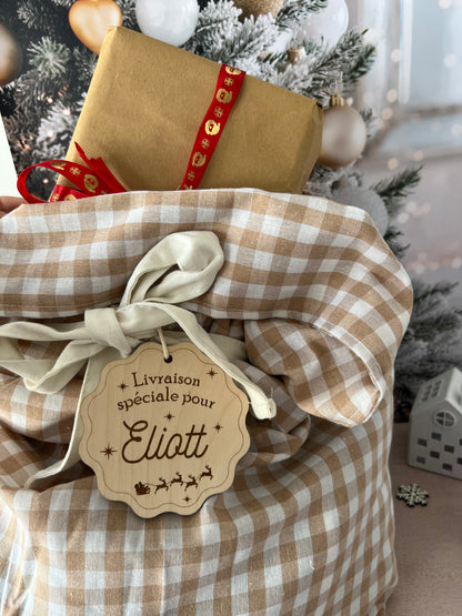 Étiquette cadeau de Noël personnalisée – Bois gravé avec prénom