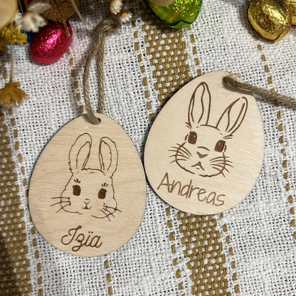 Oeuf de Pâques personnalisé avec prénom, lapin décoratif avec accessoires
