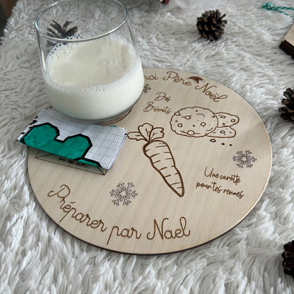 Assiette , plateau du Père Noël en bois personnalisée avec prénom