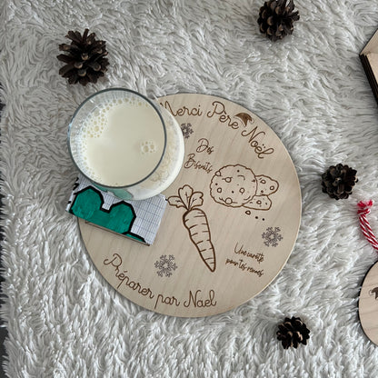 Assiette , plateau du Père Noël en bois personnalisée avec prénom