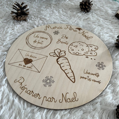 Assiette , plateau du Père Noël en bois personnalisée avec prénom