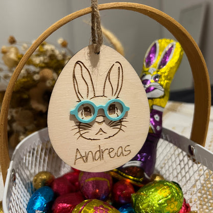 Oeuf de Pâques personnalisé avec prénom, lapin décoratif avec accessoires