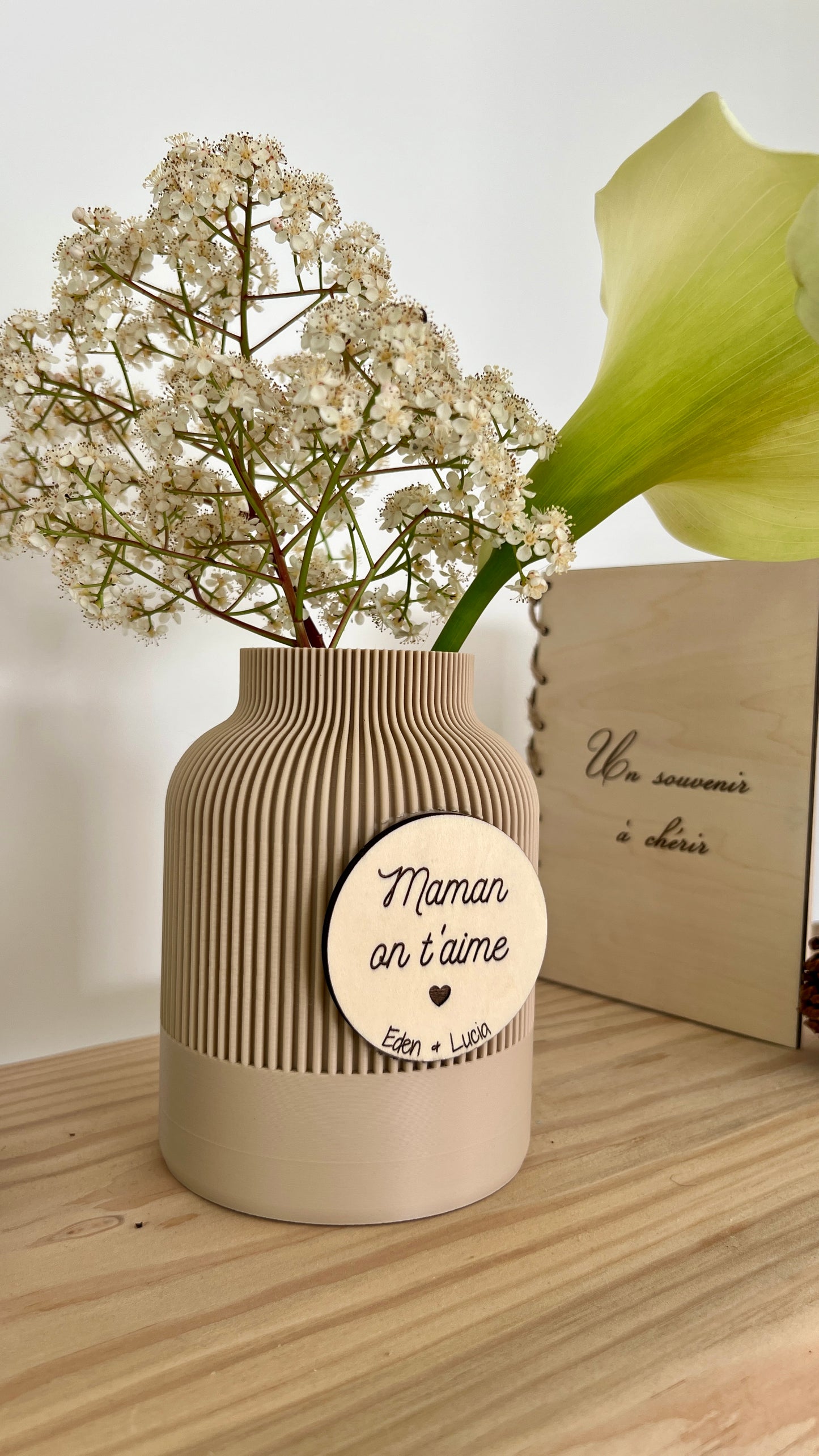 Vase personnalisé couleur et bois – cadeau pour elle