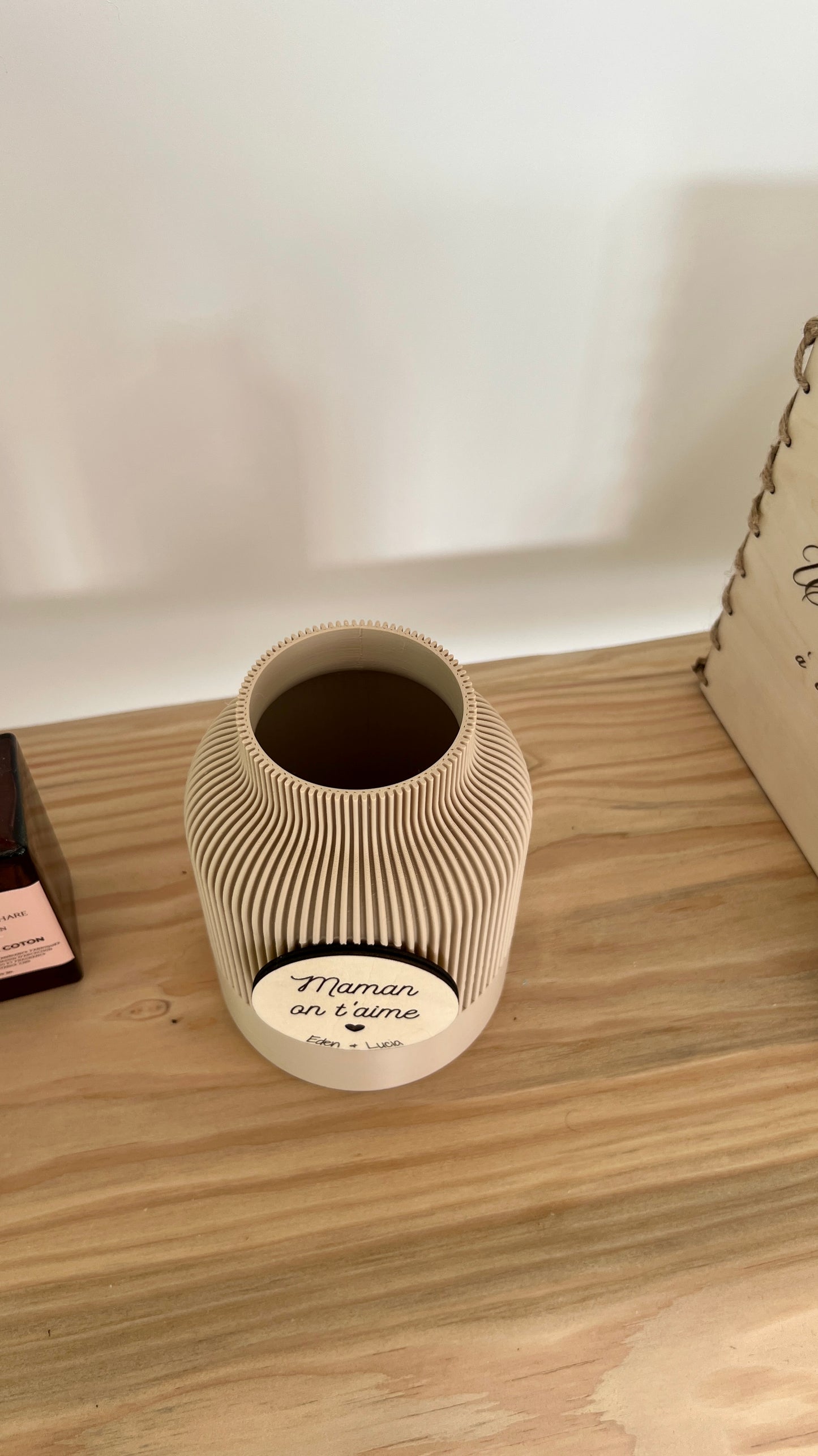 Vase personnalisé couleur et bois – cadeau pour elle