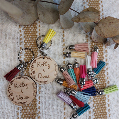 Porte clé en bois rond, cadeau invité mariage Modèle Couronne Fleurs