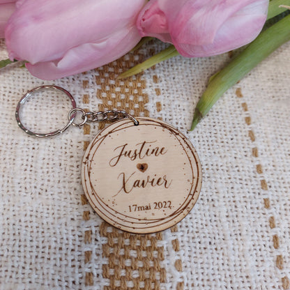 Porte clé en bois rond, cadeau invité mariage Modèle Points