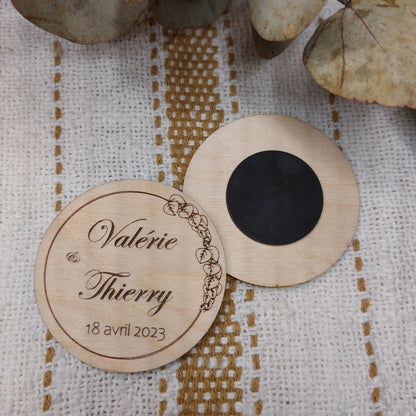 Magnet rond en bois, cadeau invité modèle Eucalyptus