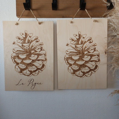 Tableau en bois Pigne, pomme de pin gravée